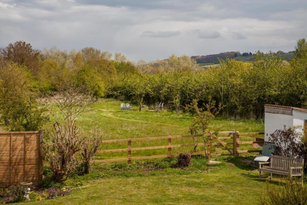 Beautiful 2 Bedroom Guest House With Private Pool In Lacock, Wiltshire Eksteriør bilde