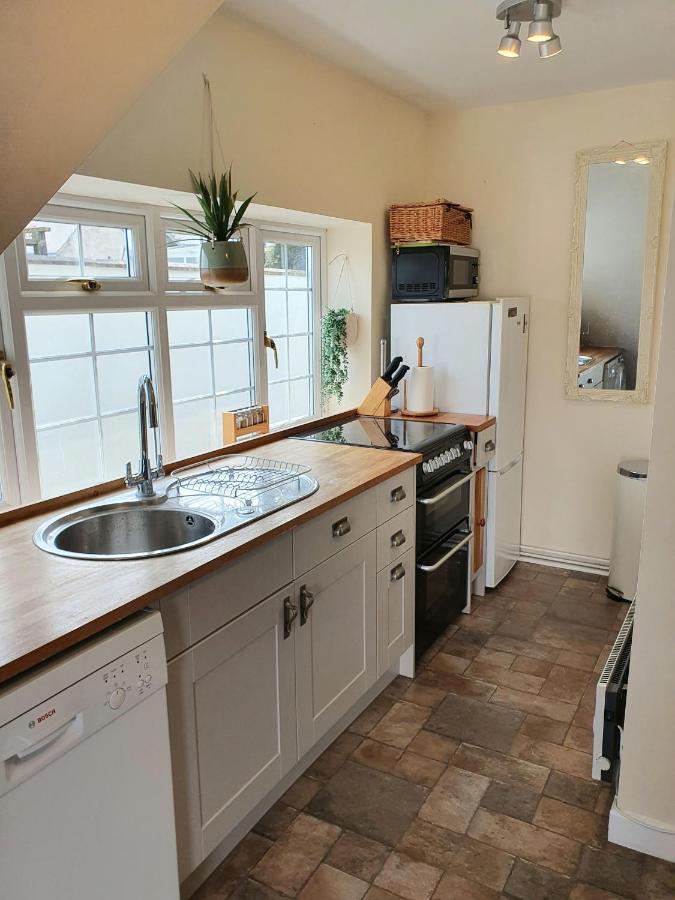 Beautiful 2 Bedroom Guest House With Private Pool In Lacock, Wiltshire Eksteriør bilde